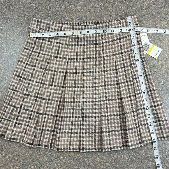 Preppy Pleated Varsity Skirt, NEW Medium - Picture 7 of 8